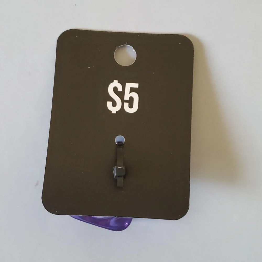 🎈3 FOR $10 RESIN RINGS - Picture 4 of 5